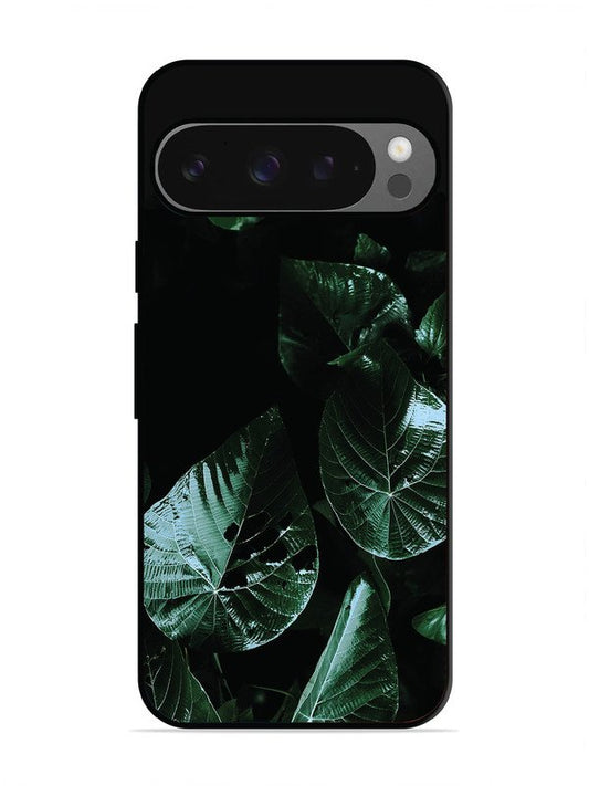 Google Pixel 9 Leafs at night