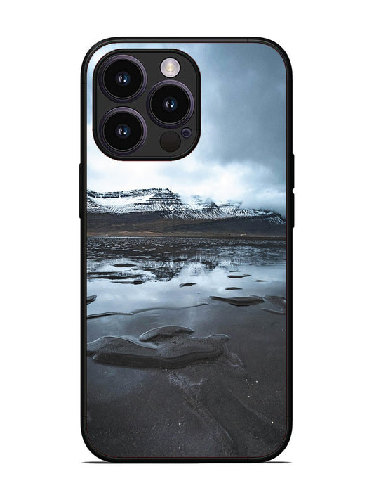 iPhone 14 Pro Beach And Mountain