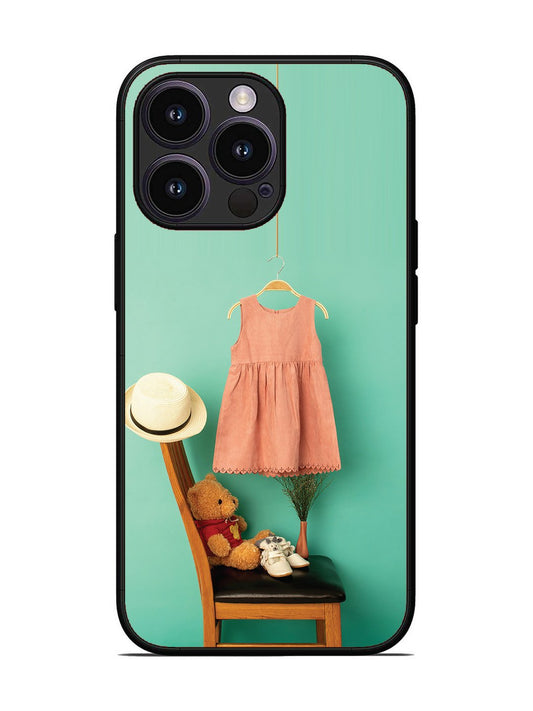 iPhone 14 Pro Trendy dress for girl near toy bear