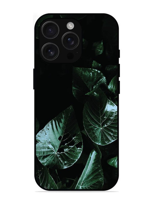 iPhone 16 Pro Max Leafs at night
