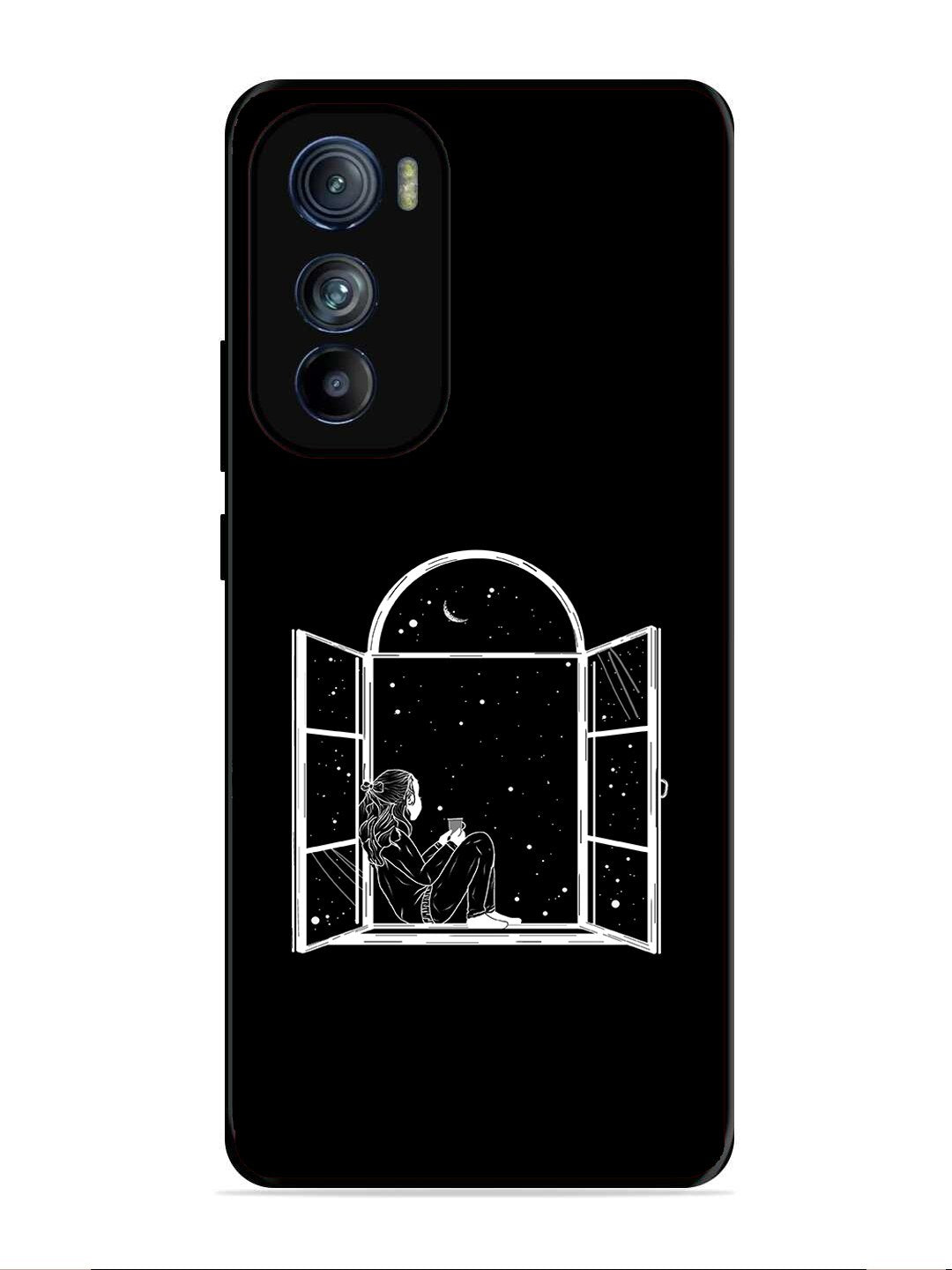 Motorola Moto Edge 30 Little Girl on Window