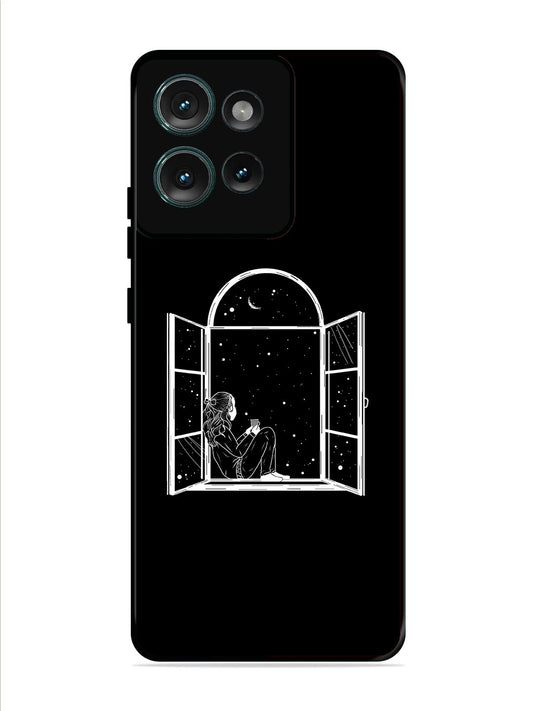 Motorola Edge 50 Little Girl on Window