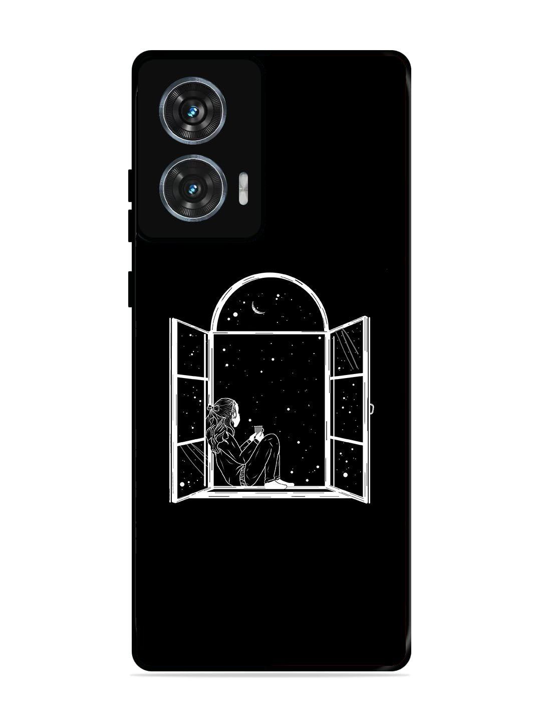 Motorola Edge 50 Fusion Little Girl on Window