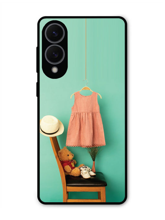 Samsung S25 Edge Trendy dress for girl near toy bear